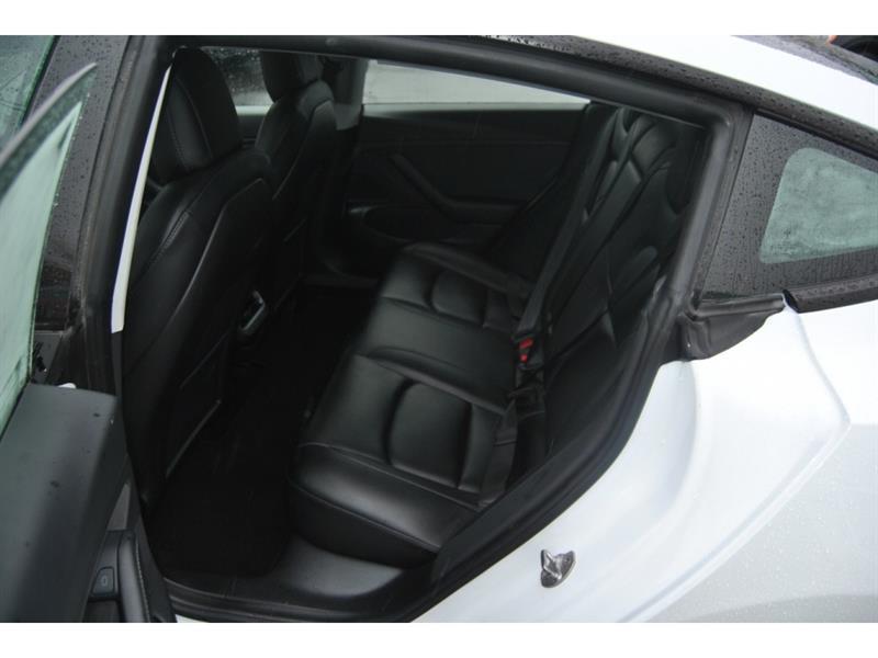 tesla Model 3 2021 - 10