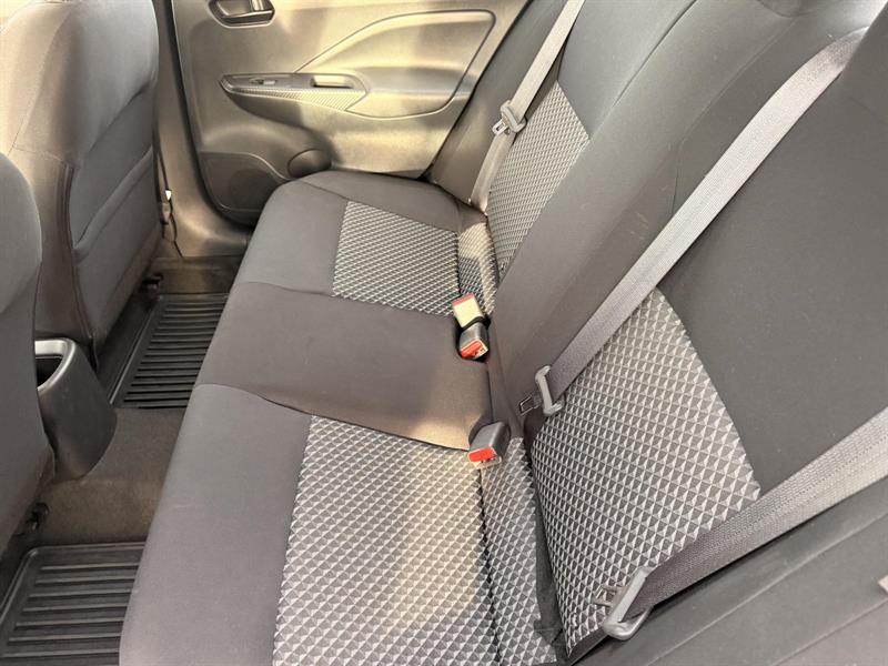 nissan Versa 2022 - 12