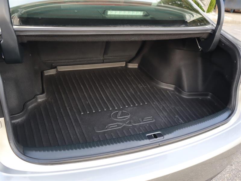 lexus IS  2020 - 28