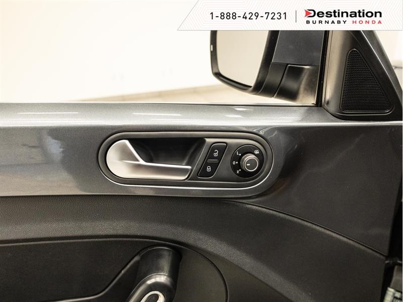 volkswagen Beetle Convertible 2017 - 12