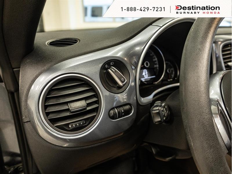 volkswagen Beetle Convertible 2017 - 13