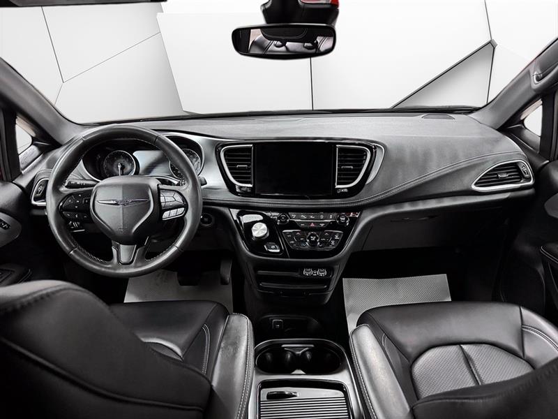 chrysler Pacifica 2023 - 13