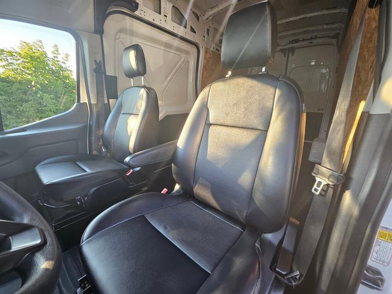 ford Transit fourgon utilitaire 2022 - 25