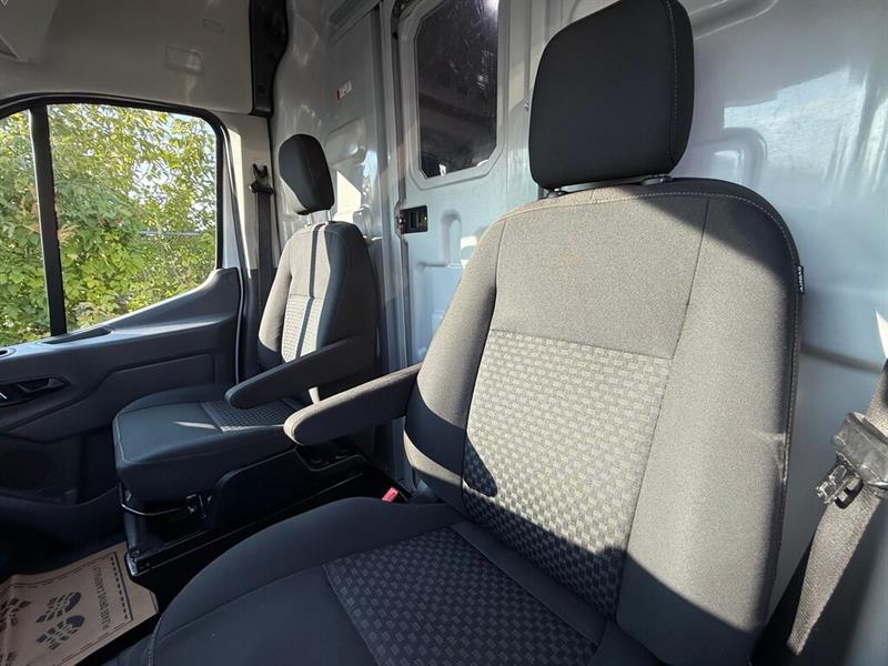 ford Transit fourgon utilitaire 2023 - 26