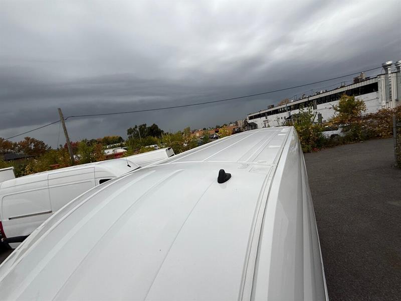 ford Transit fourgon utilitaire 2022 - 16