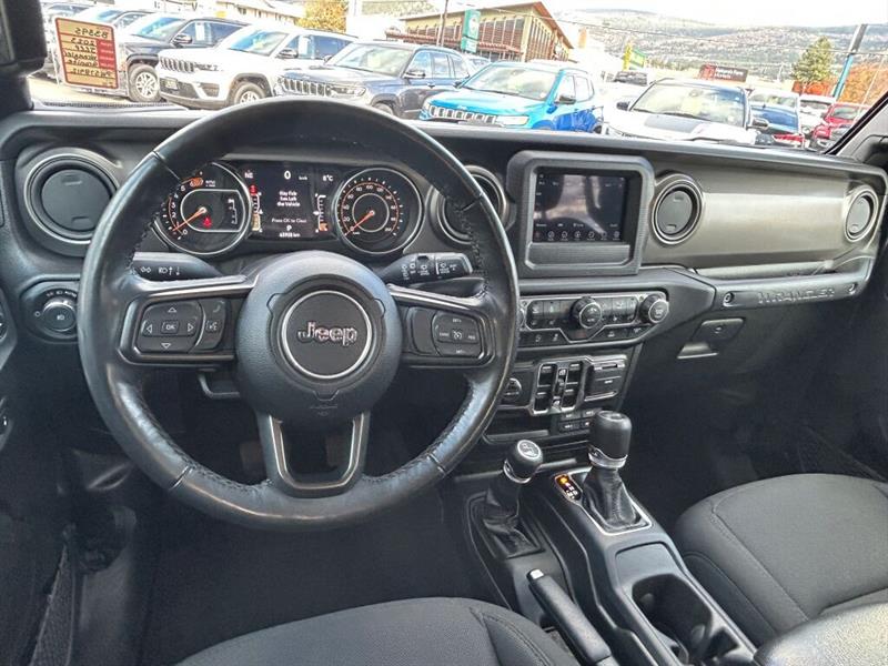 jeep Wrangler 2023 - 13