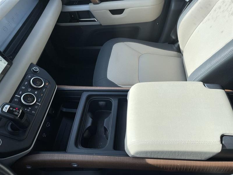 land rover Defender 2023 - 32