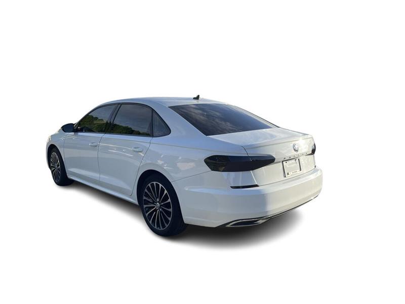 volkswagen Passat 2022 - 13