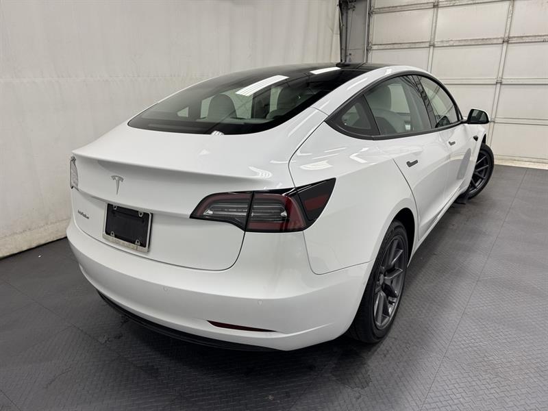 tesla Model 3 2022 - 8