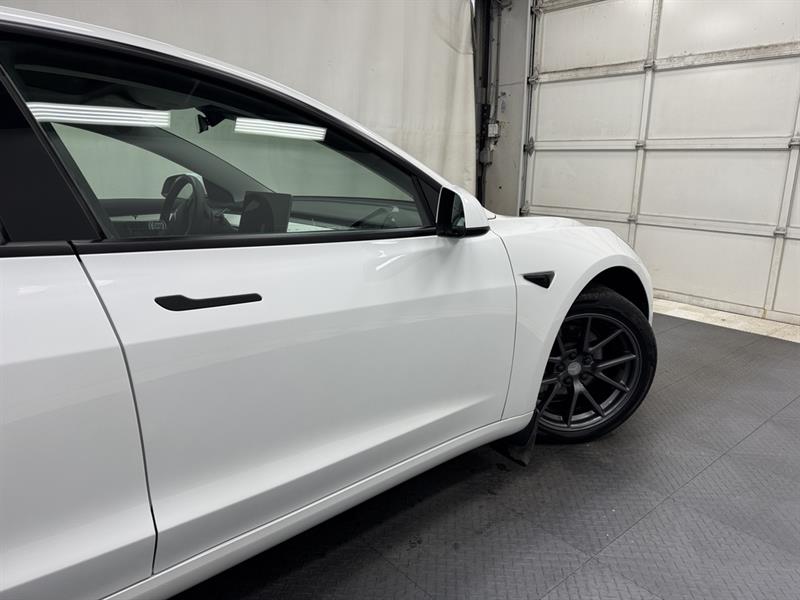 tesla Model 3 2022 - 12