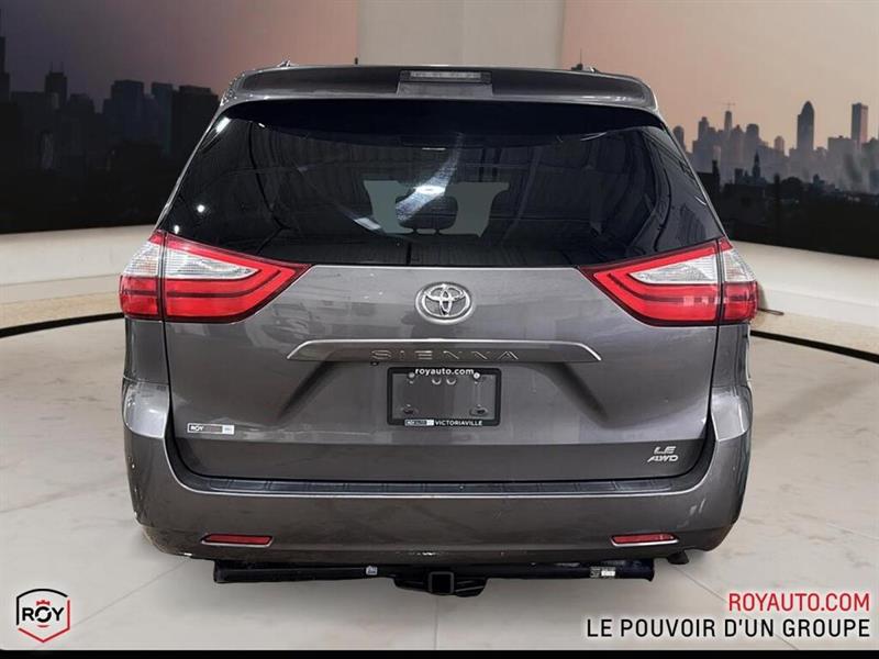 toyota Sienna 2015 - 4