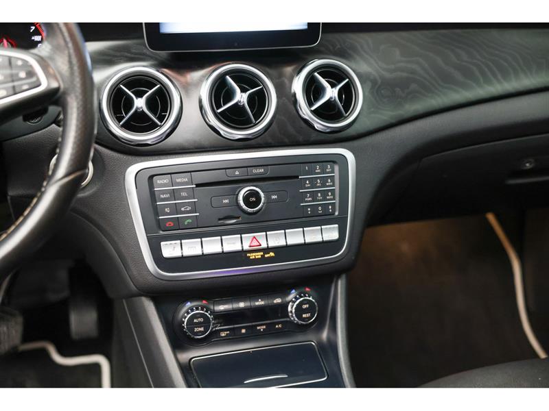 mercedes-benz GLA 2018 - 11