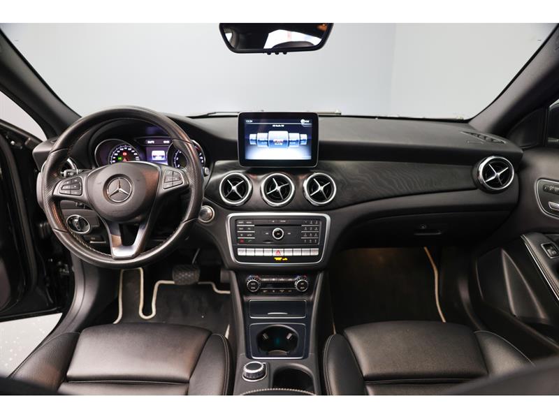 mercedes-benz GLA 2018 - 13