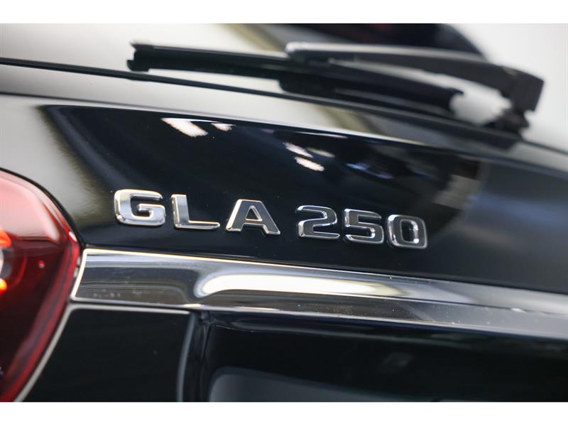 mercedes-benz GLA 2018 - 21