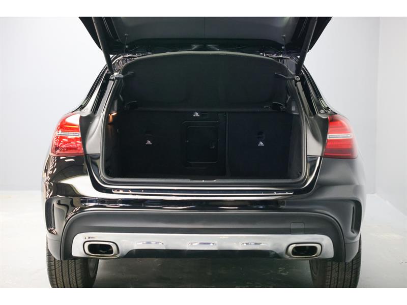 mercedes-benz GLA 2018 - 23