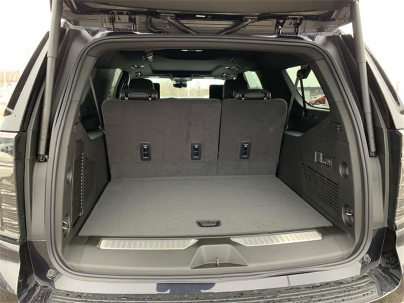 chevrolet Suburban 2025 - 11