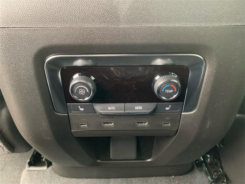 chevrolet Suburban 2025 - 18