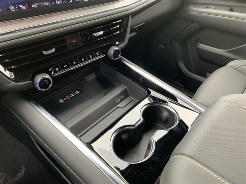 chevrolet Suburban 2025 - 29