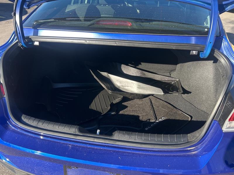 hyundai Elantra 2023 - 19