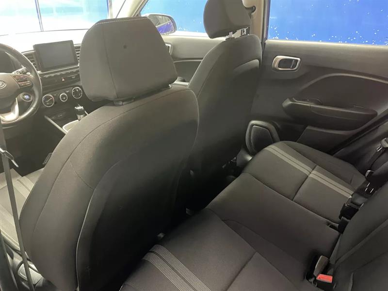 hyundai Venue 2022 - 25