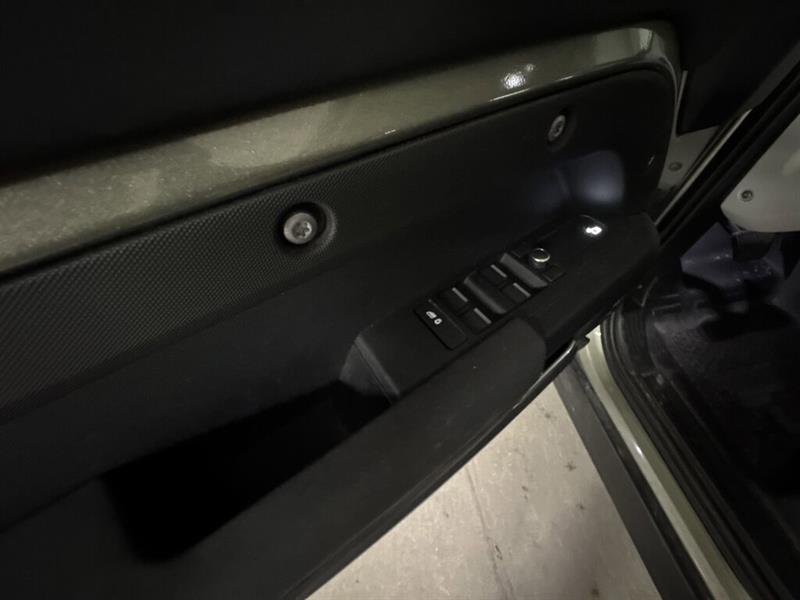 land rover Defender 2021 - 16