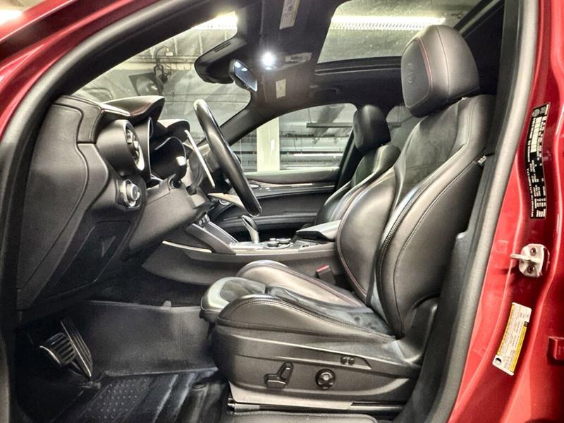 alfa romeo Stelvio 2018 - 14