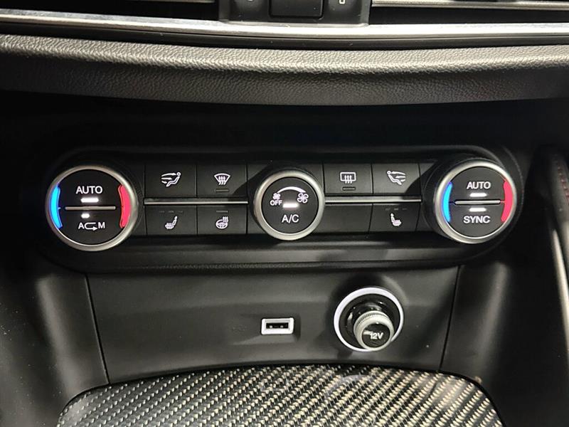 alfa romeo Stelvio 2018 - 18