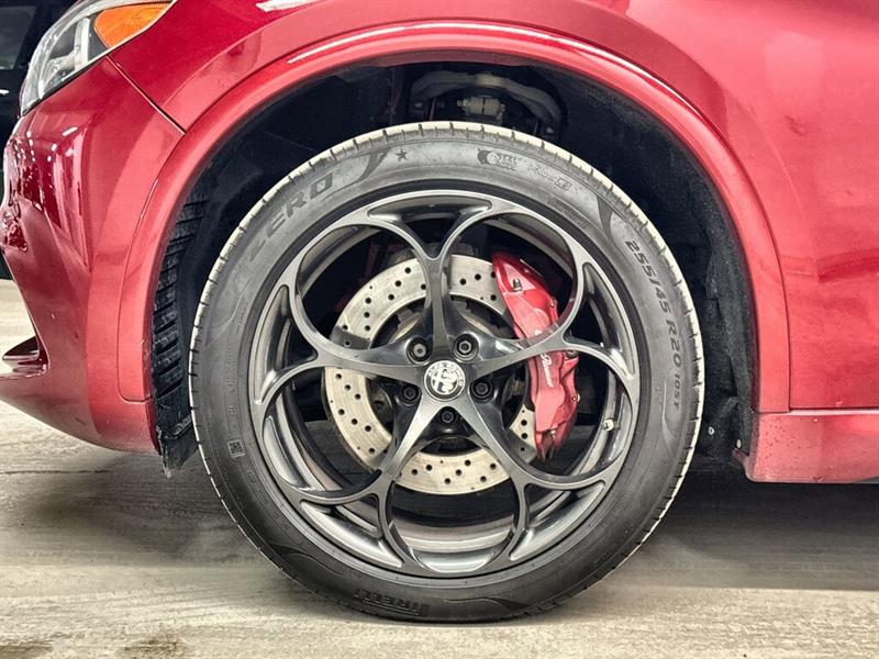 alfa romeo Stelvio 2018 - 20