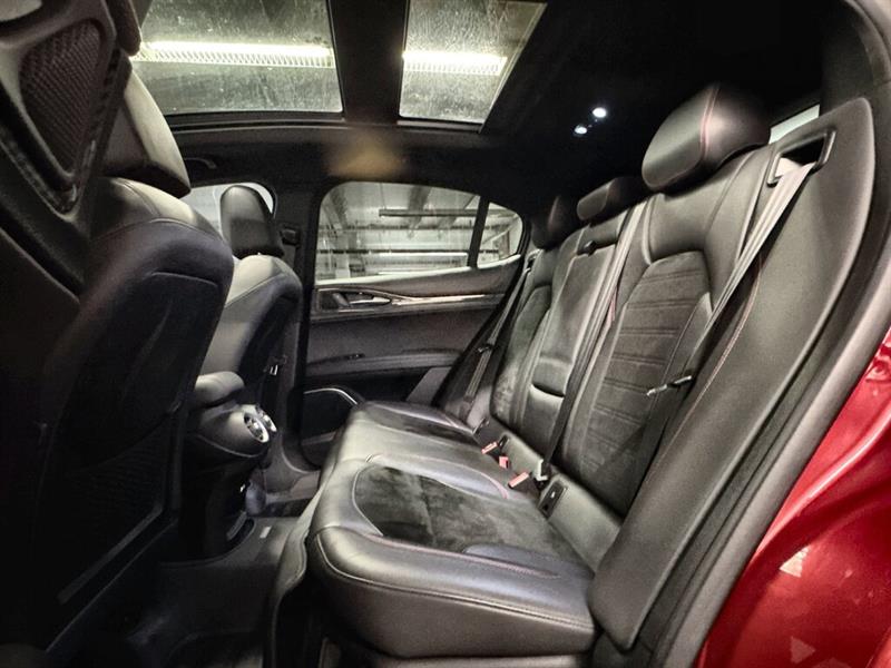 alfa romeo Stelvio 2018 - 26