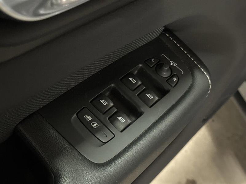 volvo XC60 2022 - 16