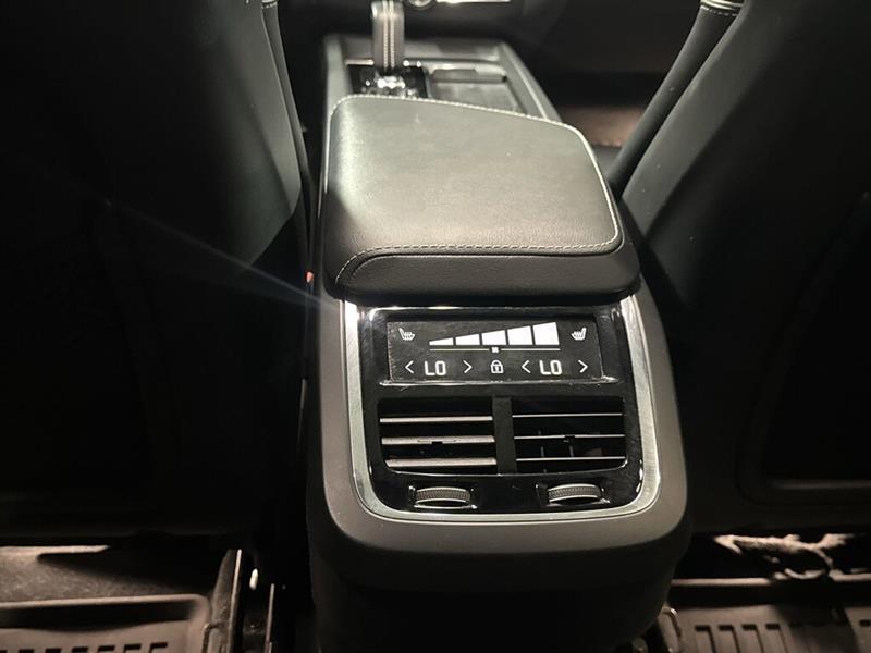 volvo XC60 2022 - 24