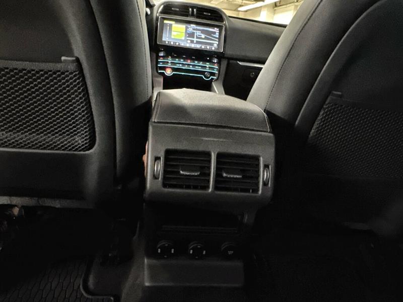 jaguar F-PACE 2020 - 24