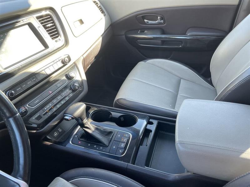 kia Sedona 2017 - 32