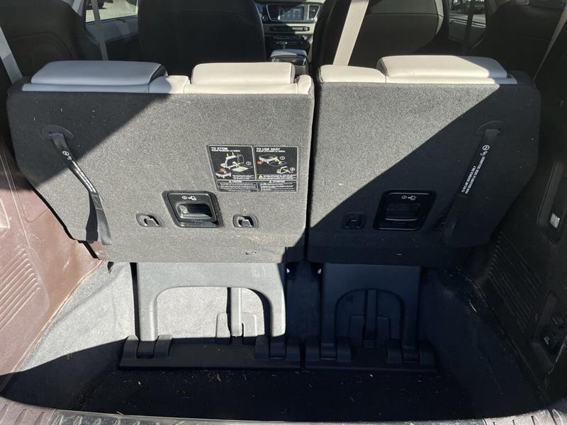 kia Sedona 2017 - 36
