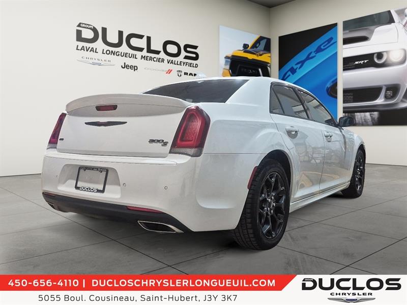 chrysler 300 2023 - 8