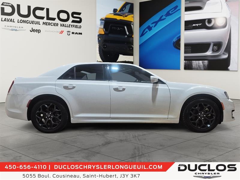 chrysler 300 2023 - 9