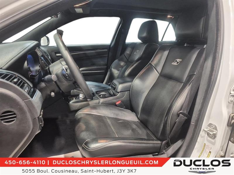 chrysler 300 2023 - 13