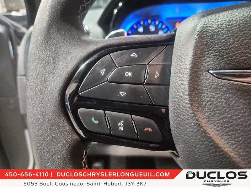 chrysler 300 2023 - 18