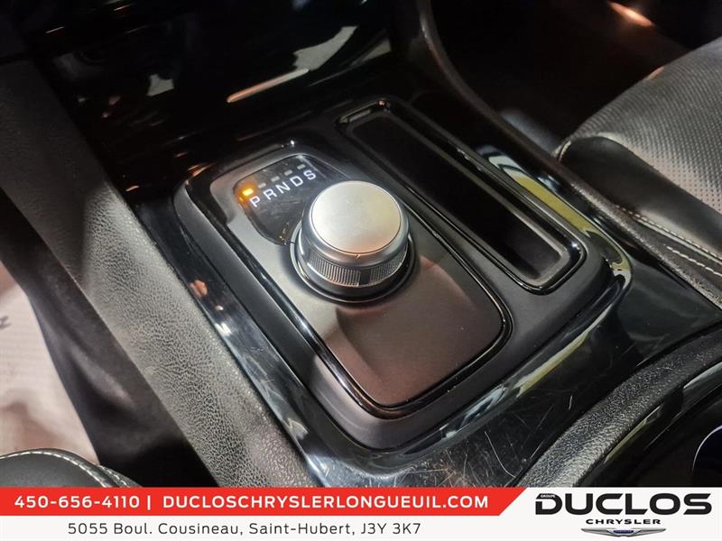 chrysler 300 2023 - 21