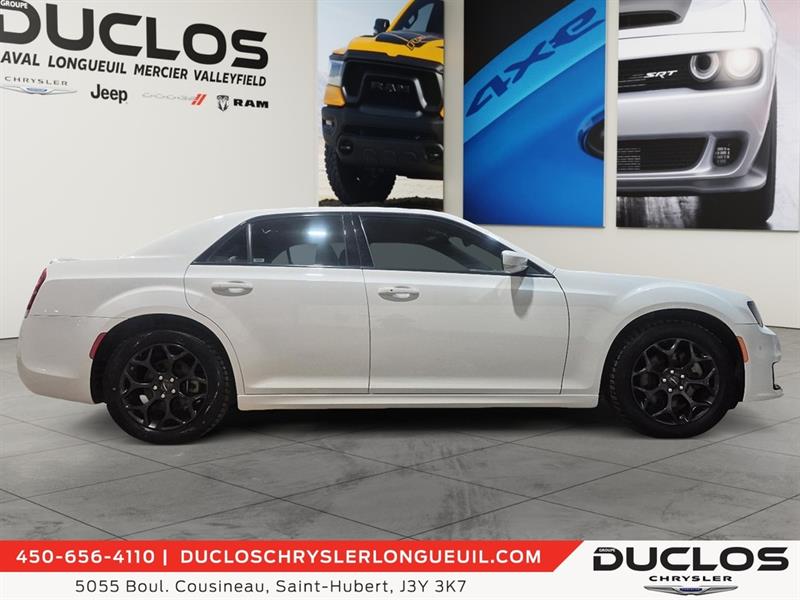 chrysler 300 2023 - 8