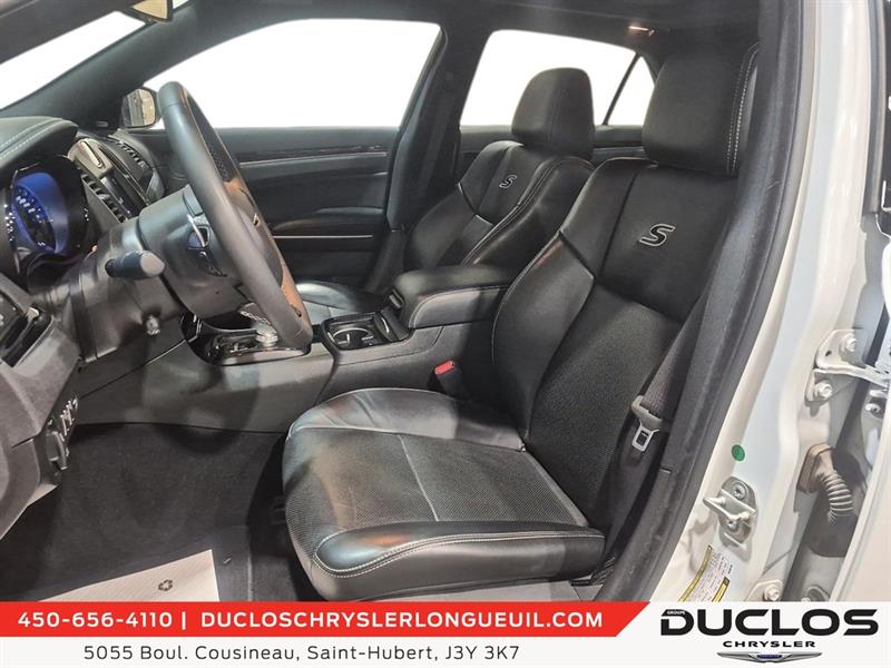 chrysler 300 2023 - 12