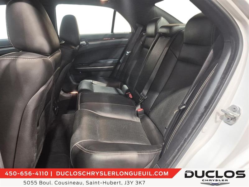 chrysler 300 2023 - 13