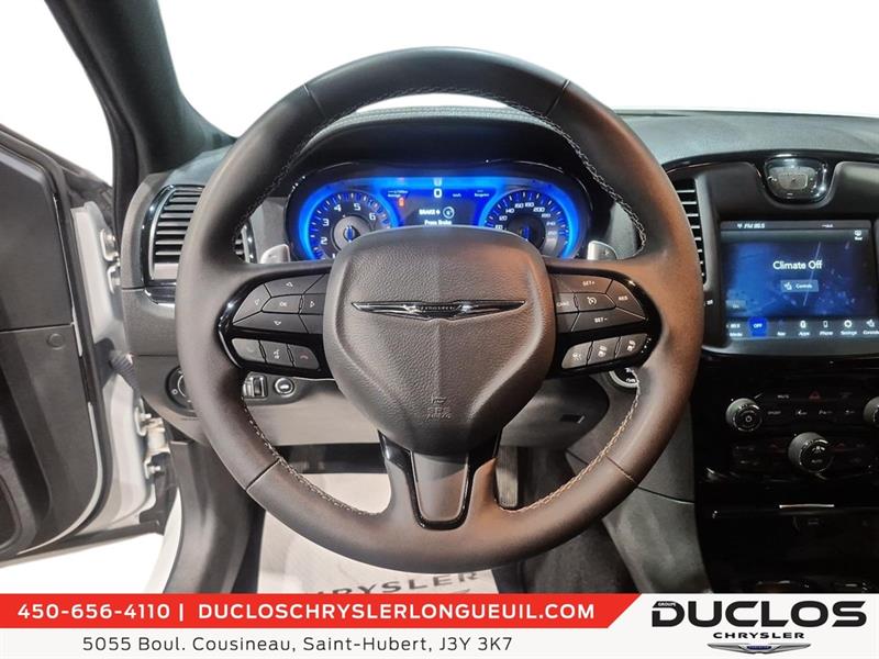 chrysler 300 2023 - 14