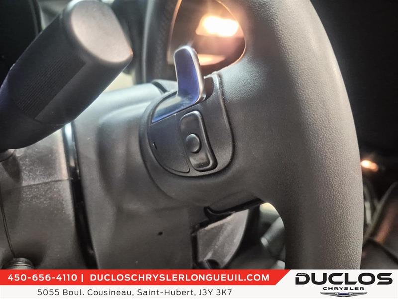 chrysler 300 2023 - 16