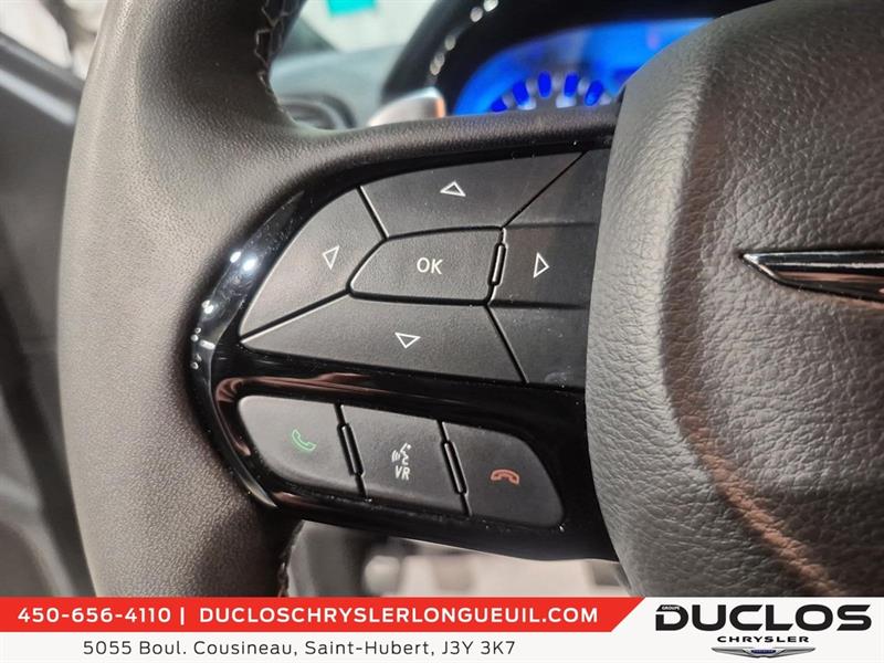 chrysler 300 2023 - 17