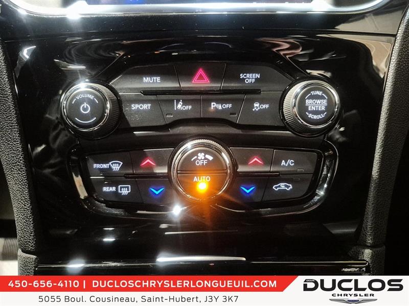 chrysler 300 2023 - 22