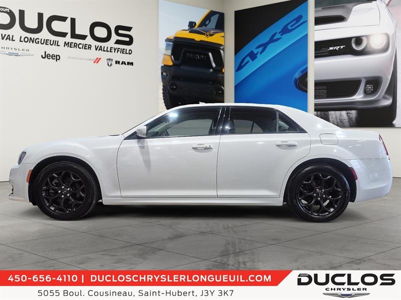 chrysler 300 2022 - 5