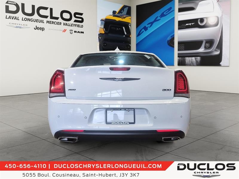 chrysler 300 2022 - 7