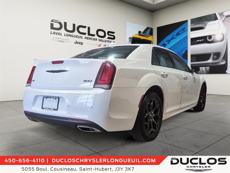 chrysler 300 2022 - 8