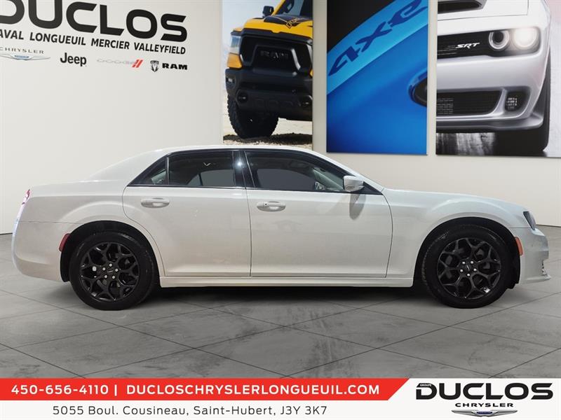 chrysler 300 2022 - 9